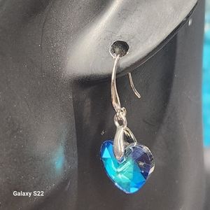 Faceted Blue Crystal Heart Drop Earrings Blue Green Faux Crystals NWT
